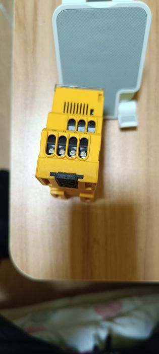 Bender IR425-D4-1 dispozitiv monitorizare rezistență la izolație