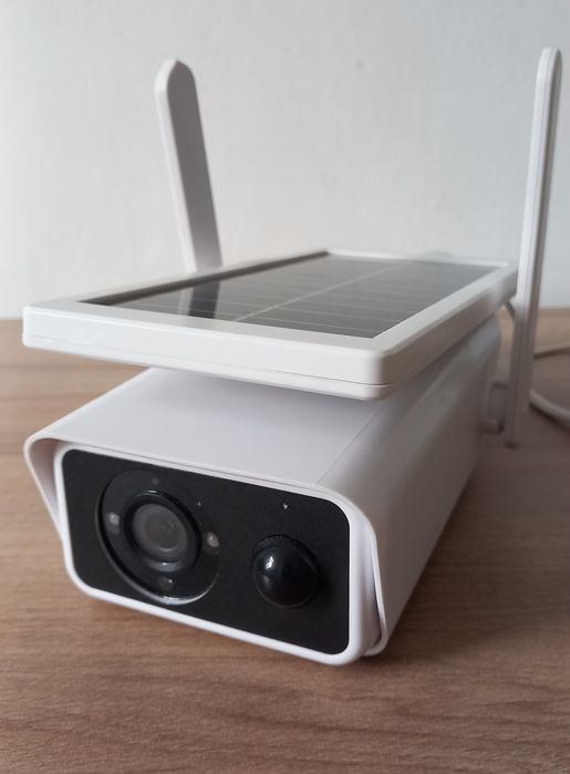 Camera Wi-fi cu panou solar si 2 baterii