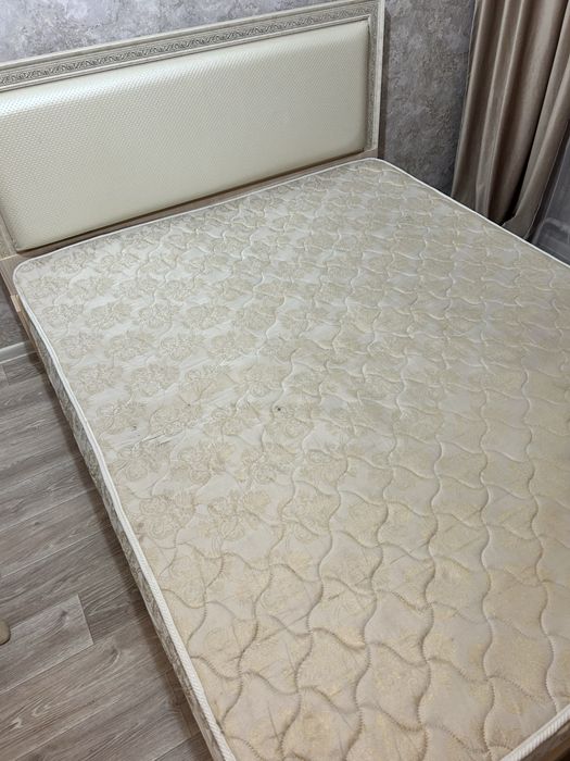 Продам кровать двуспальную