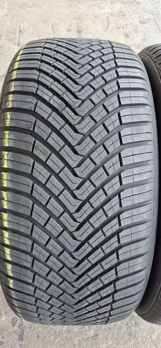 2 anvelope M+S ca noi Continental 255/45/19,dot 2022.Pretul este pe bucata.