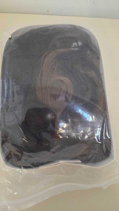 Perucă Haircube lungă ondulată șaten ombre – cărare pe mijloc