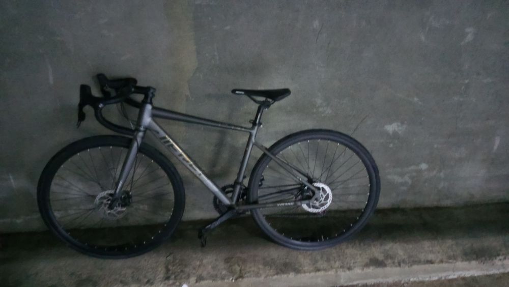 Продаю шоссеиник