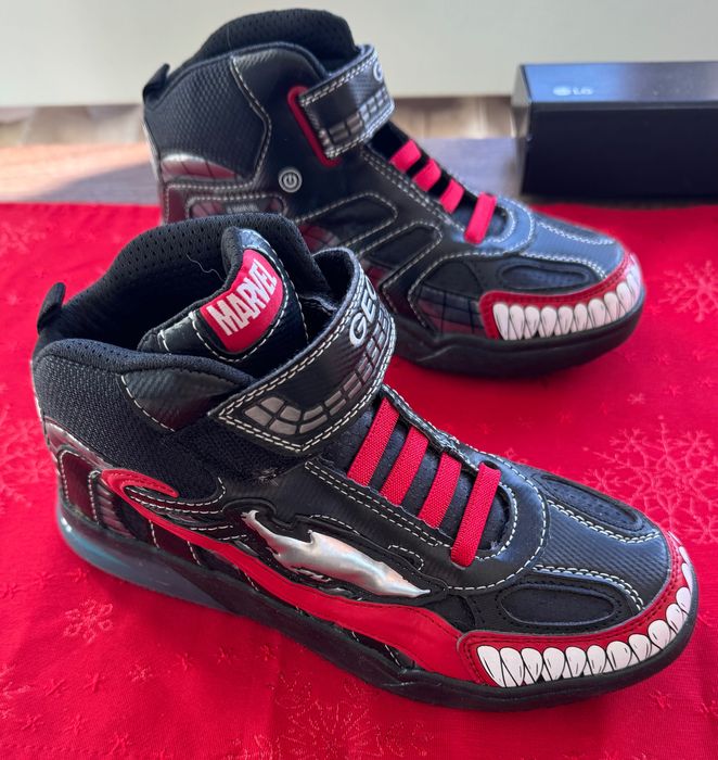 Детски кецове Geox 37 нови