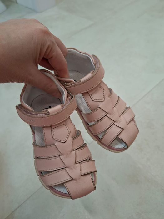 Сандалии Tiflani