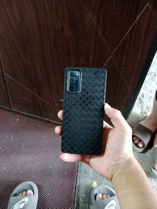 Samsung s 20fe  е