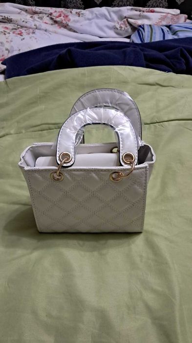 Чисто нова чантичка тип Christian Dior