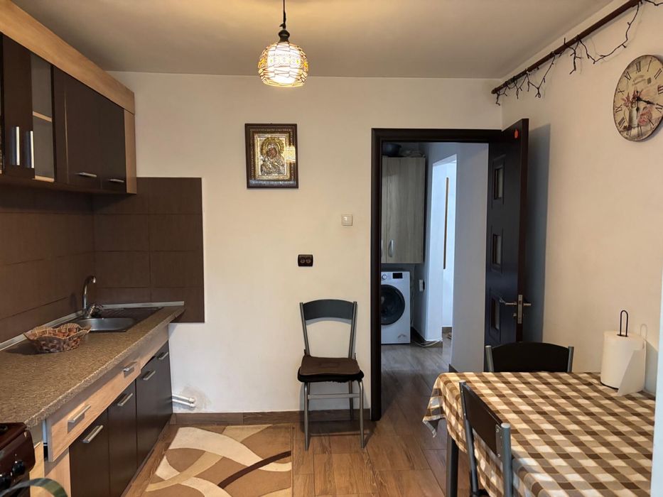 Inchiriez apartament cu 2 camere zona obcini