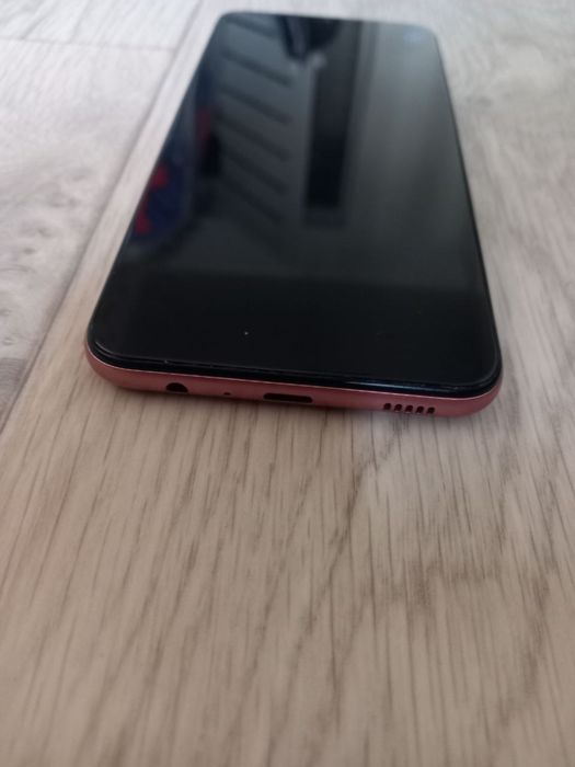 Samsung a31 64гб и samsung a04E