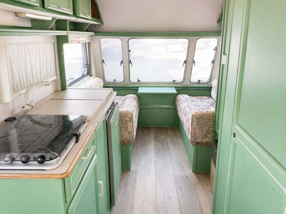 Каравана Coachman 2003 г. – 4 места, голям форселт, UK документи и платено мито
