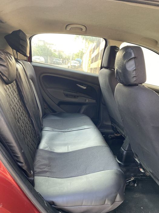 Vand Fiat Punto 1.3 TDI foarte economic An 2008 Stare Buna