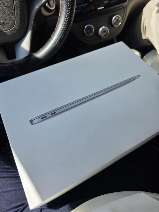 Macbook M1 air 8/256
