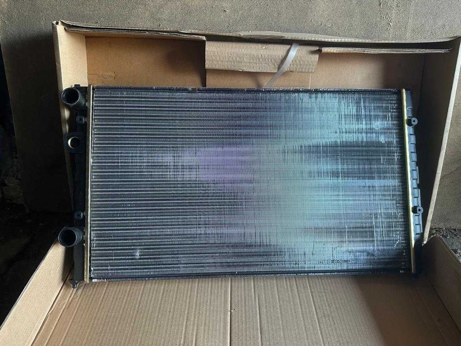 Радиатор охлаждения двигателя