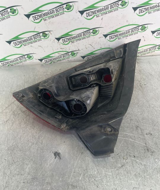 Lampa / Tripla stop stanga pe aripa 89026005 Renault Megane a 2-a gen