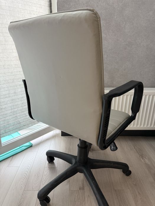 СРОЧНО! Продаю Кресло офисное серое