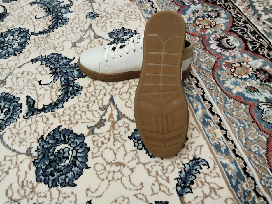 Кроссовки из натуральной кожи размер 42 43 натуральная кожа  .