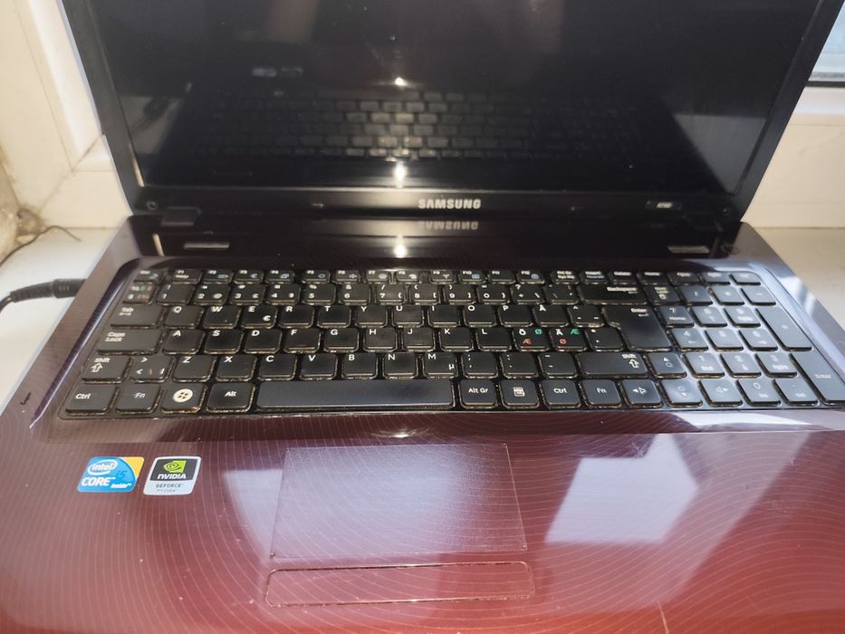 Продам срочно  Ноутбук Samsung NP-R780