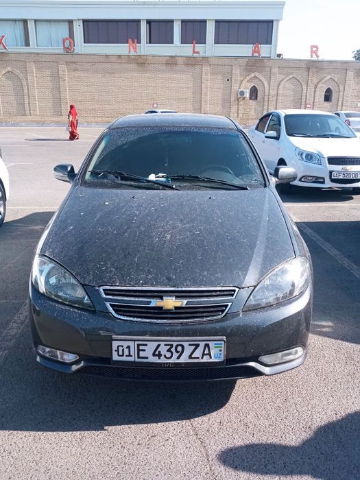 Срошна сотилади 10700$