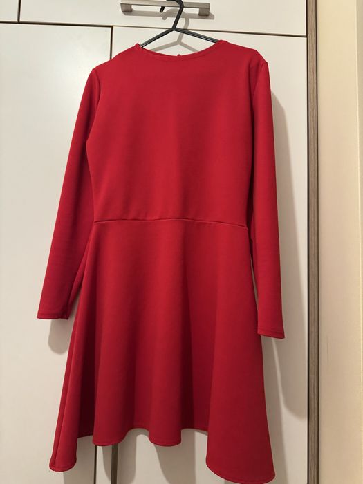 Червена официална рокля