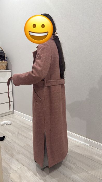 Пальто сатылады.