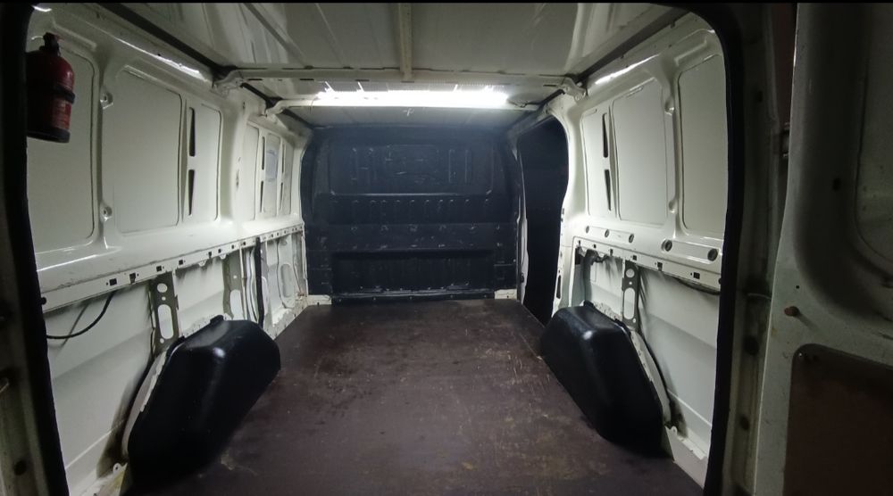 Autoutilitara Ford transit mk6 2.0 tddi nu iveco sprinter master vivaro trafic dubita duba