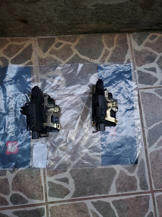 Broasca fata singa  schoda octavia 1 sau golf4