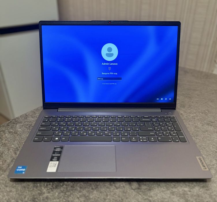 Ноутбук Lenovo 15.6" / 8 Гб / 256 Гб / 82RK016URK