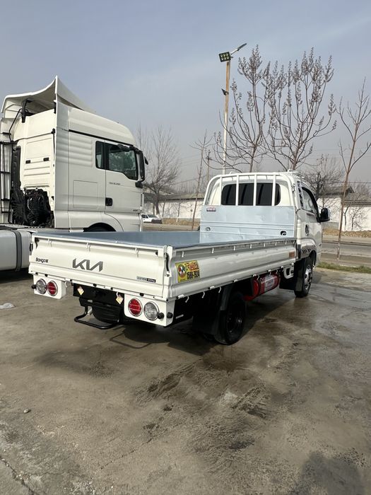 Sotiladi kia bongo 1.2 ton
