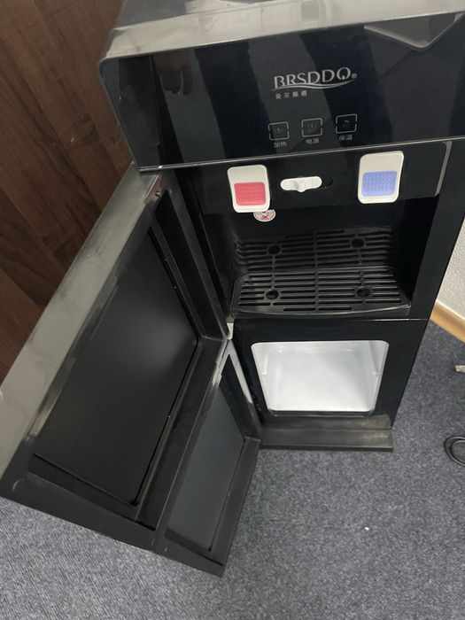 кулер для воды, диспенсер для вОДЫ