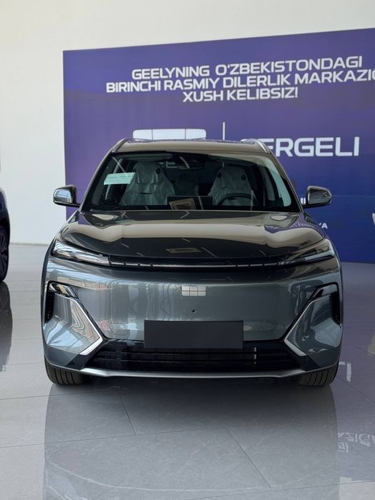Dongfeng 008 ajali Geely EX5 EM-i
