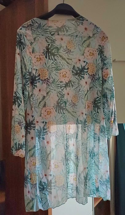 Vand set costum baie din 3 piese, model deosebit, masura S, nou