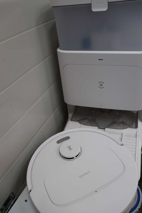 Прахосмукачка робот ECOVACS N30 Pro OMNI, моп с гореща вода, сушене