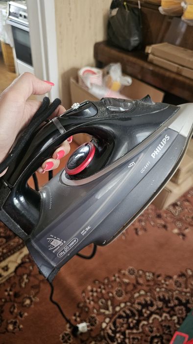 Продам паровой утюг Philips