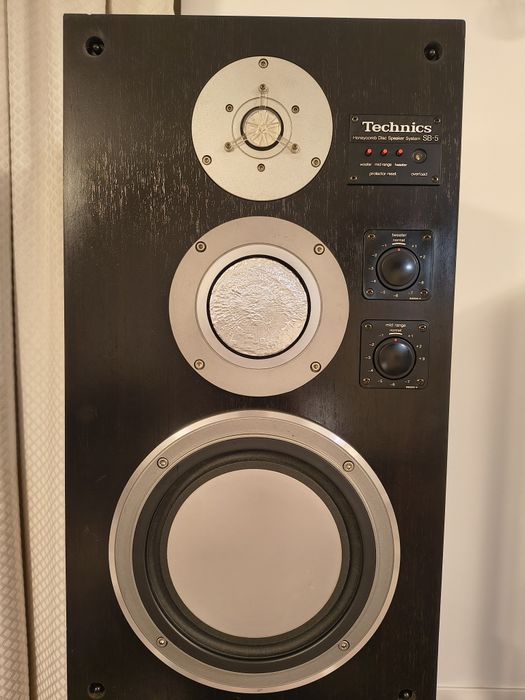 Boxe technics SB5 in stare impecabila de funcționare și estetică!