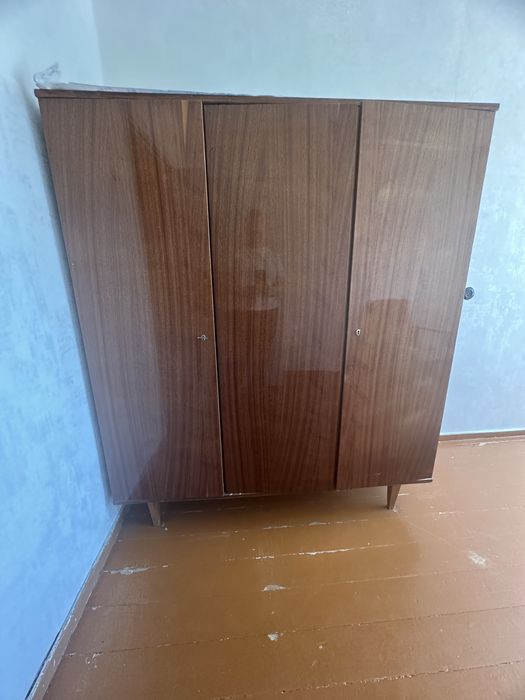 Отдам шкаф для одежды, самовывоз, район Стрелка
