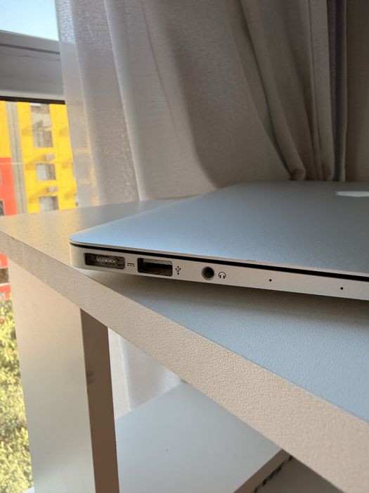 MacBook Air 13” (2017)