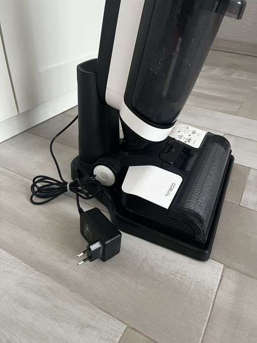 Tineco Floor S3 – aspirator vertical cu spalare, folosit, stare buna