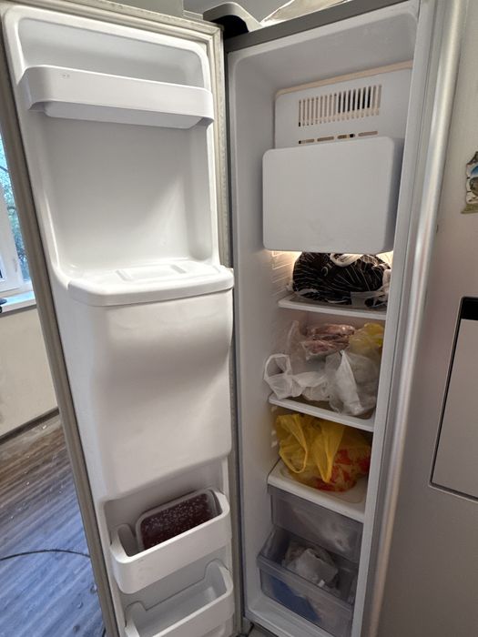 Холодильник двухдверный