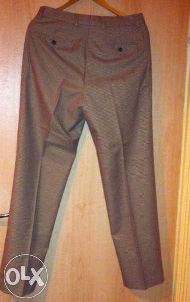 Продавам оригинален панталон и елек Tommy Hilfiger