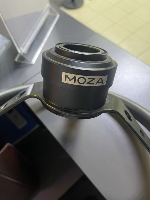 Дрифт руль с Moza quick release и с адаптером Moza ES