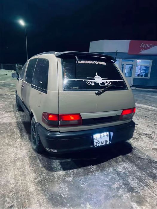 Toyota Estima Lucida 2.2