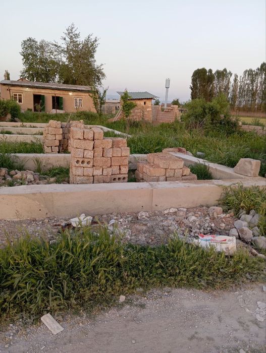 Уртасаройда  6 сотх ер сотилади Куйликдан 10 минутли йу́л