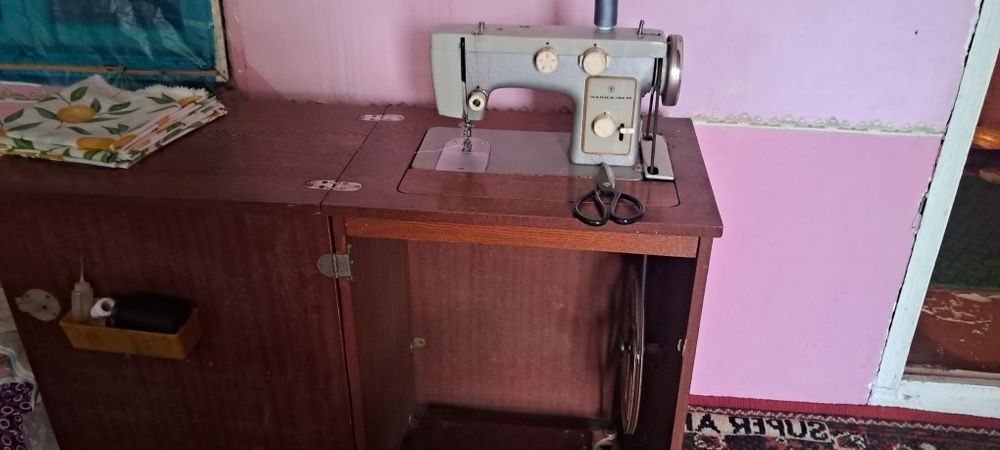 Tikuv moshinq sotiladi