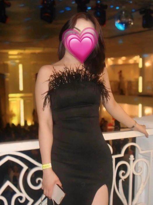 Шикарный вечерний платье