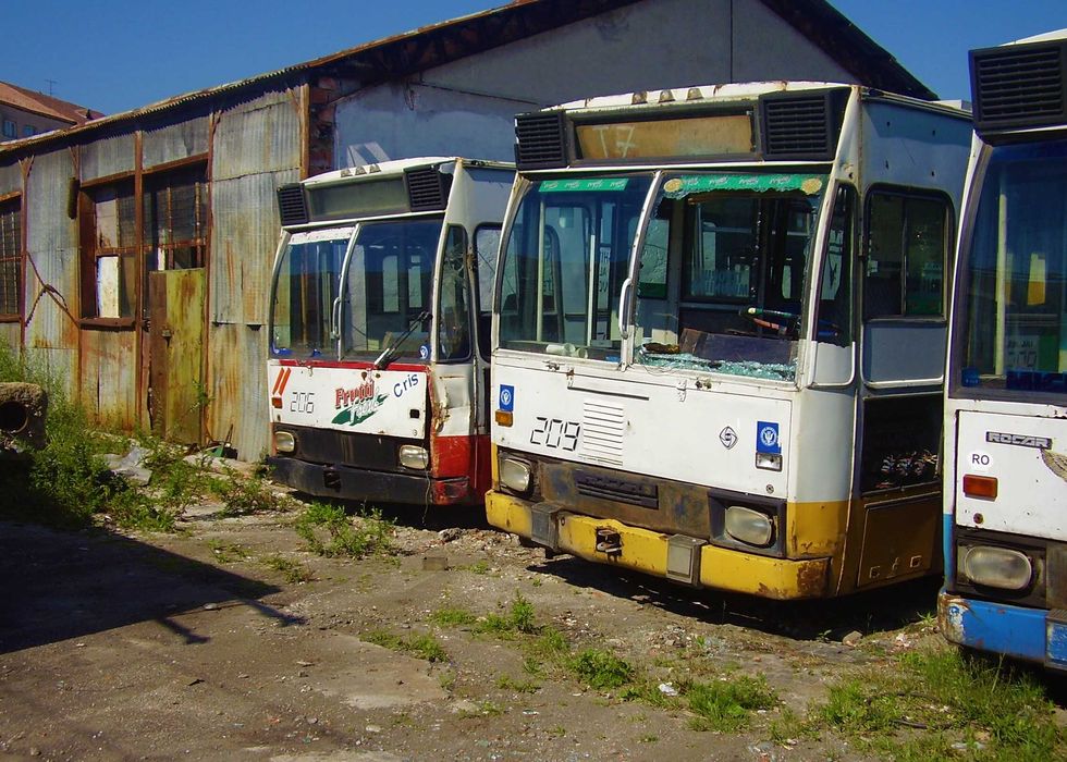 Serviciu colectare rable , masini vechi pentru dezmembrari , fier