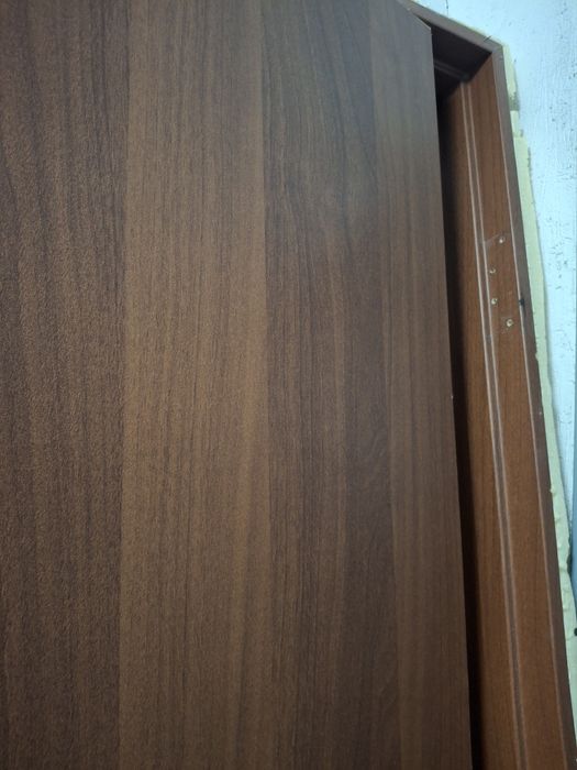 Продам межкомнатную дверь