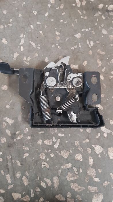 Замок капота хонда