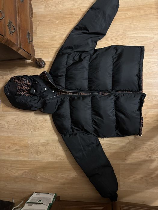 Яке Fendi в отлично състояние/двулицево