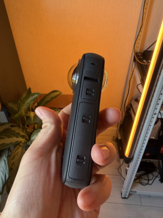 Продаю Insta360 X3