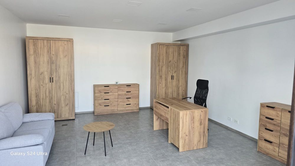 Inchiriez  spatiu comercial