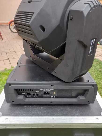 De vânzare 2 movinghead-uri Stairville MH-X200 Pro cu case individual